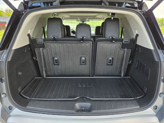 Certified 2025 Nissan Pathfinder Platinum w/ Cargo Package AWD/4WD image 12
