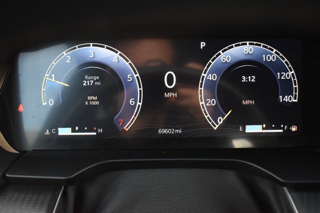 Used 2023 Jeep Grand Cherokee Laredo image 29