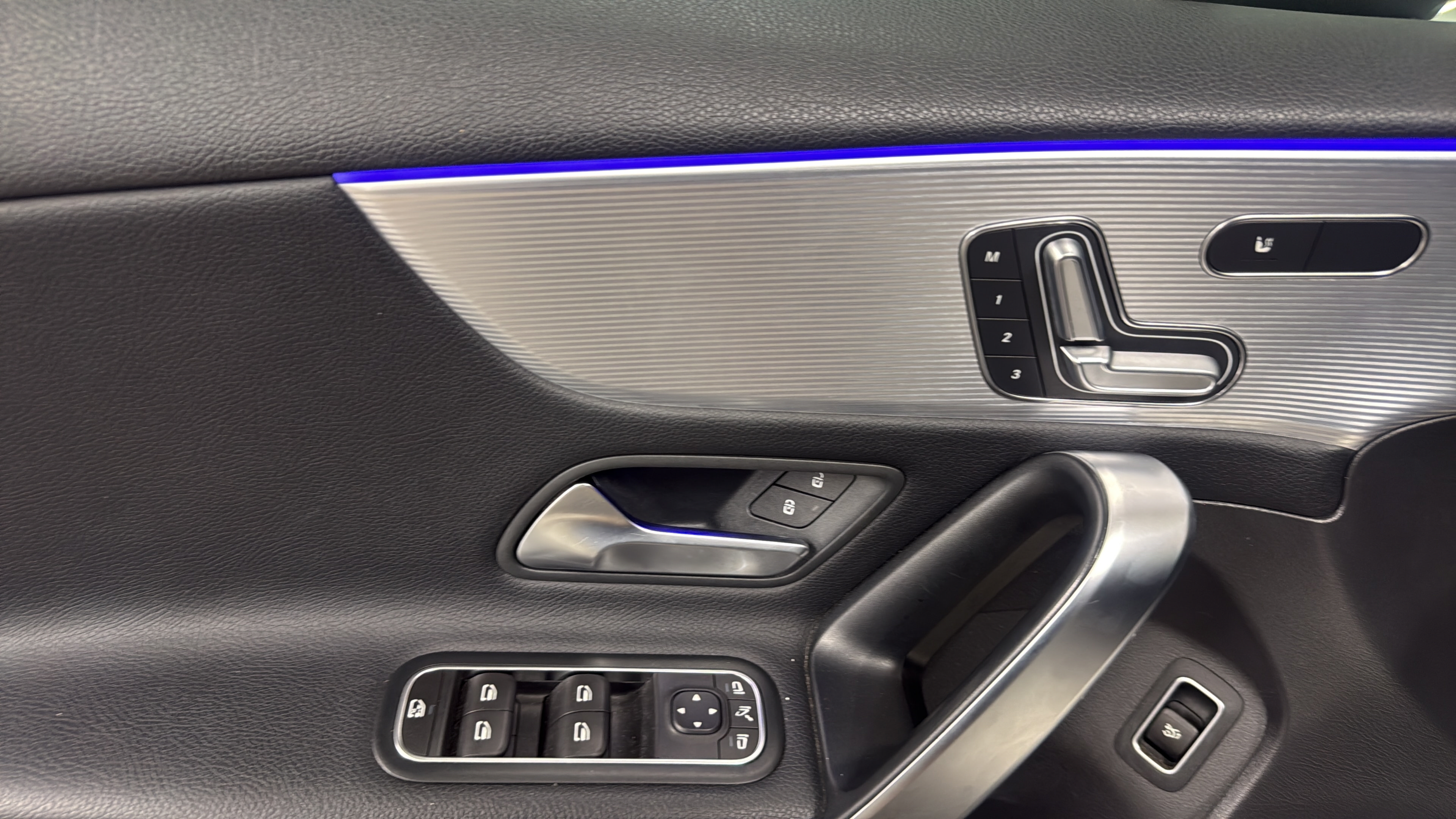 Certified 2022 Mercedes-Benz A 220 4MATIC image 12