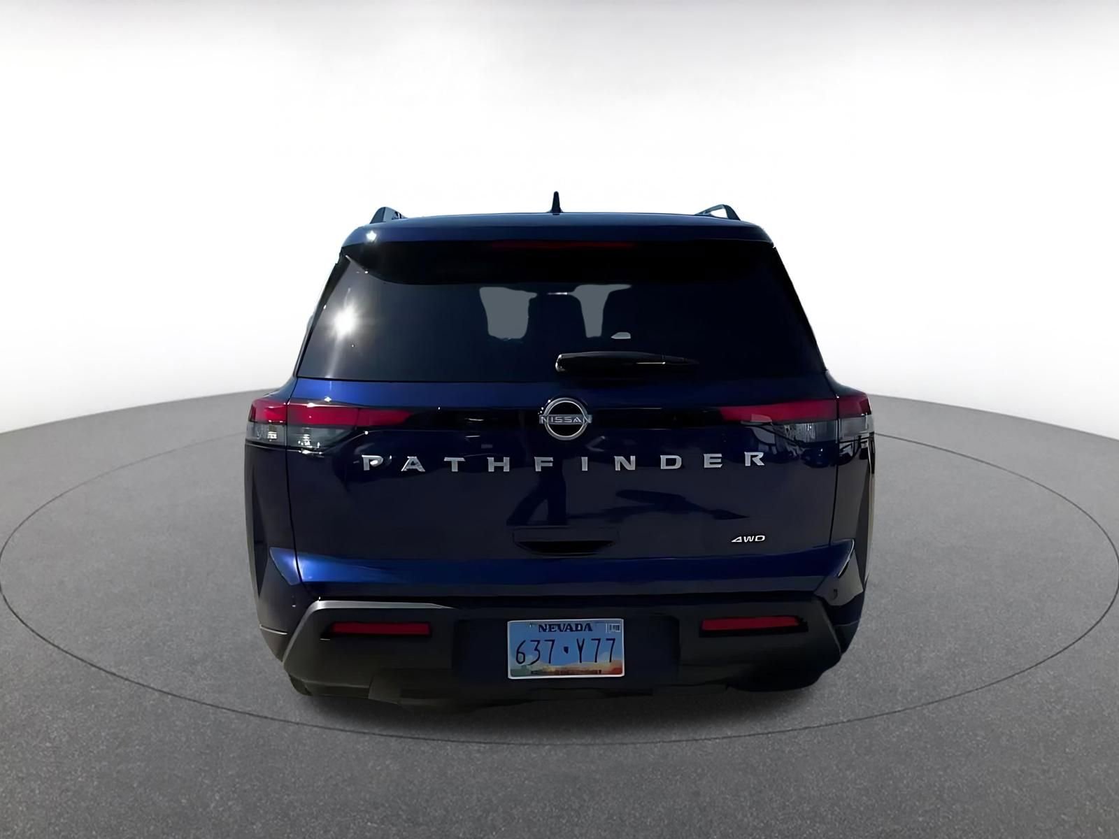 Used 2025 Nissan Pathfinder SV image 12