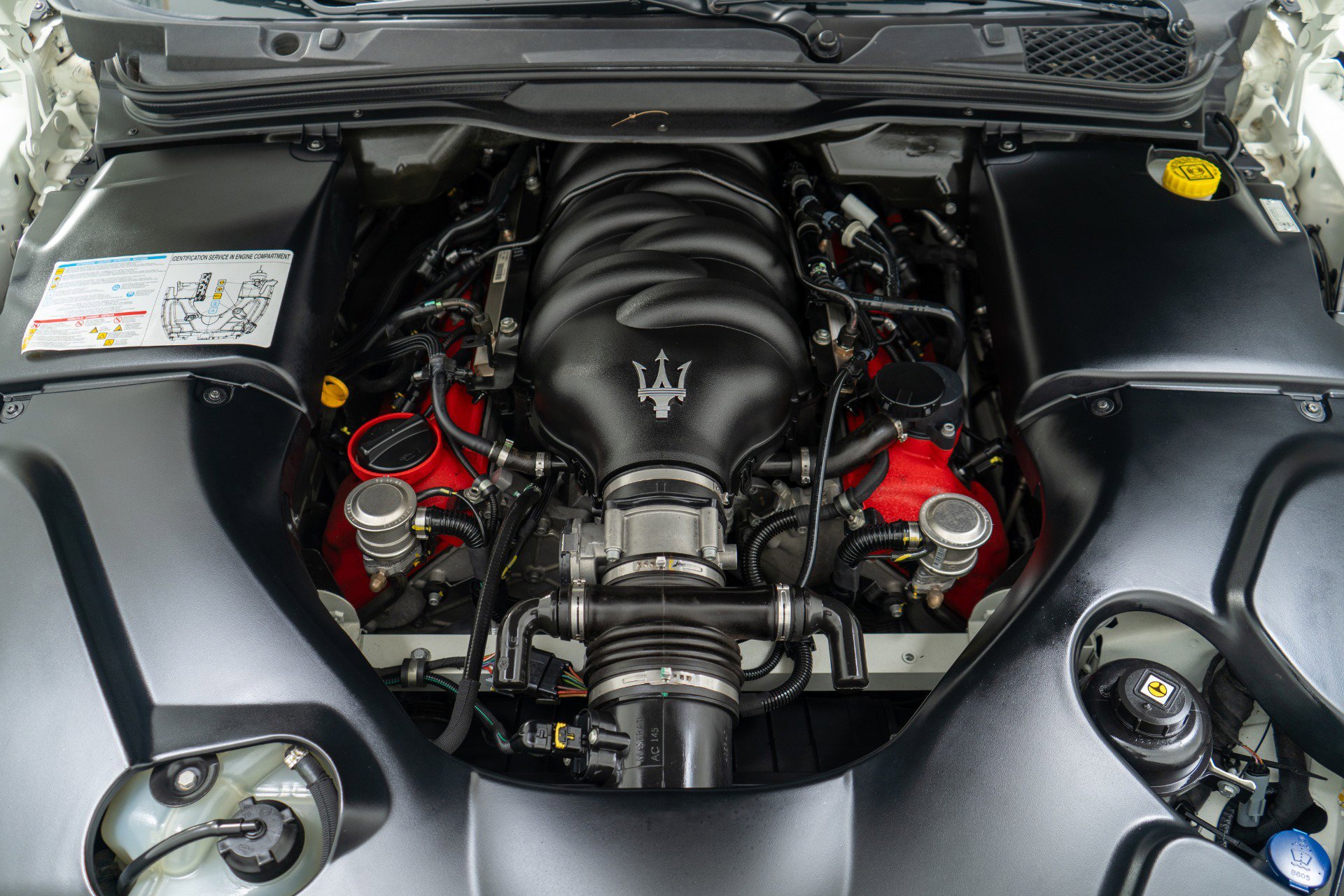 Used 2012 Maserati GranTurismo S image 12