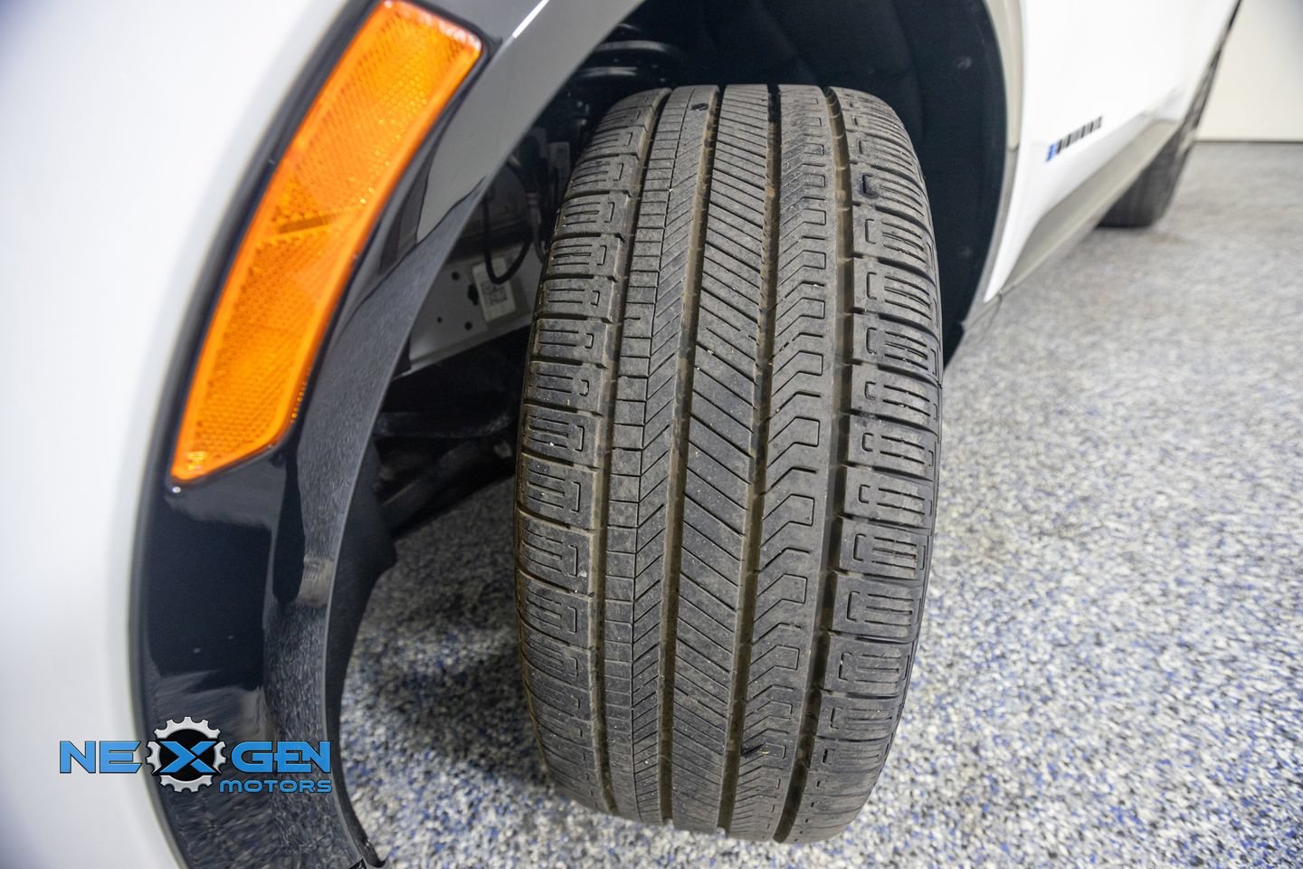 Used 2024 Chevrolet Equinox EV RS FWD image 48