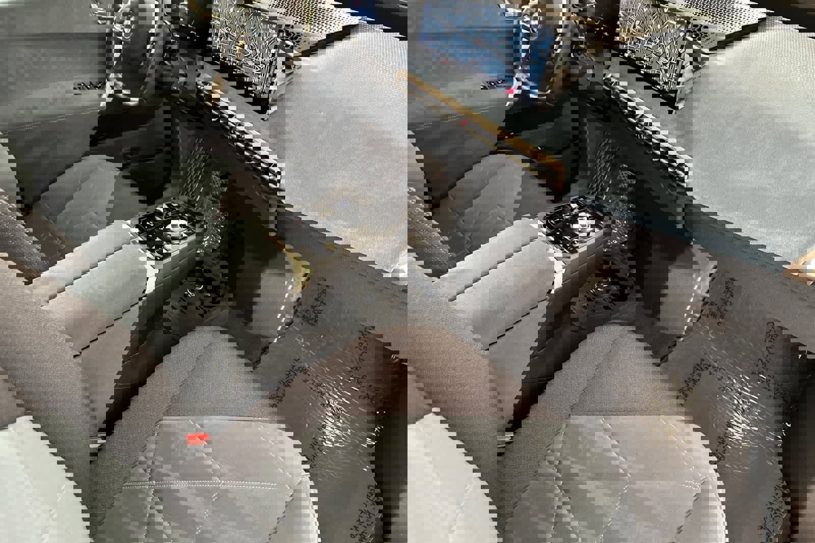 Used 2023 BMW iX xDrive50 w/ Sport Package image 16