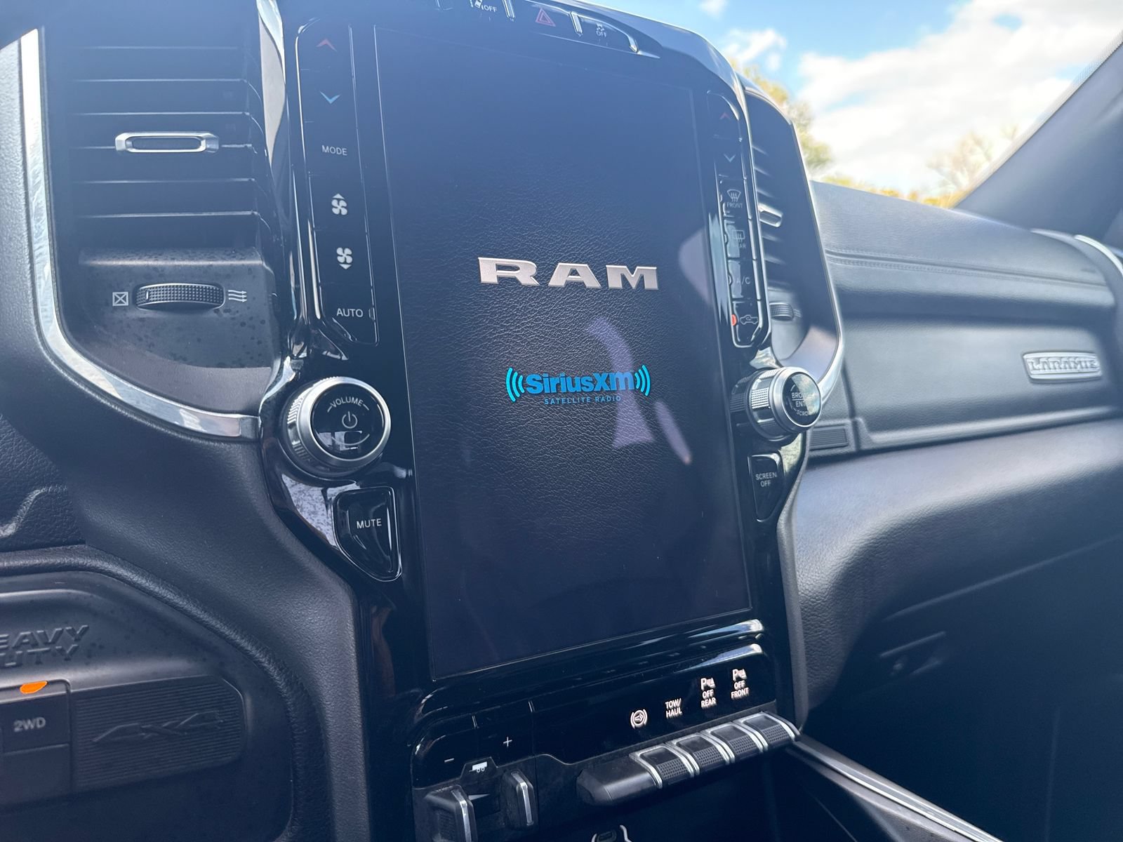 Used 2021 RAM 3500 Laramie w/ Safety Group B AWD/4WD image 30