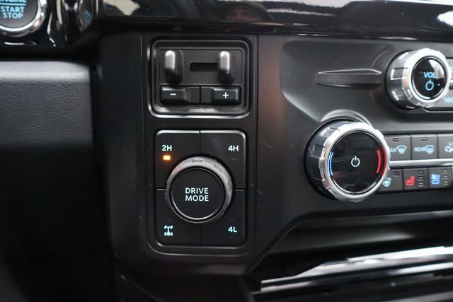 New 2026 Ford F250 Lariat w/ Black Appearance Package image 35