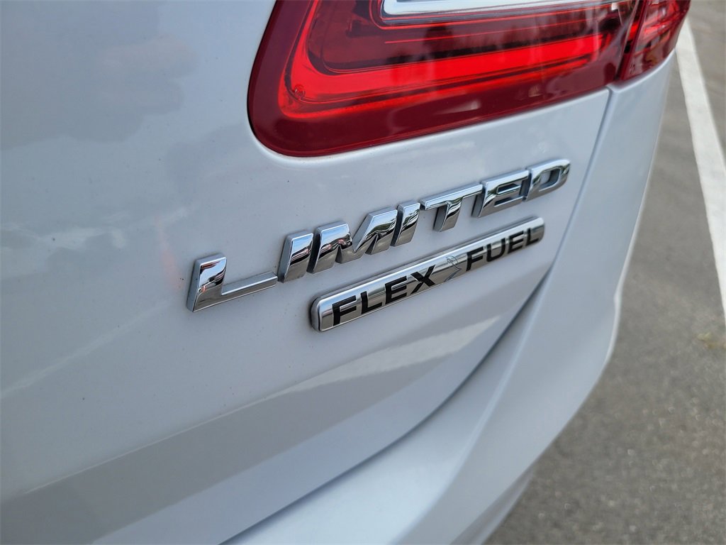 Used 2018 Ford Taurus Limited image 6