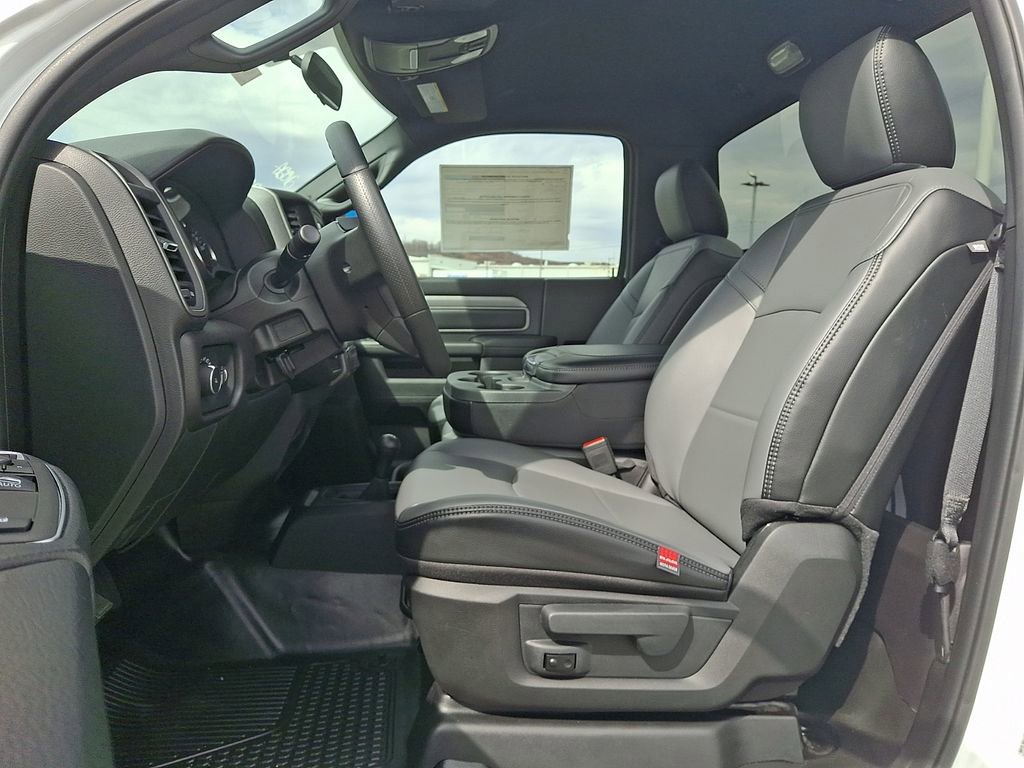 Used 2024 RAM 2500 Tradesman w/ Chrome Appearance Group image 12