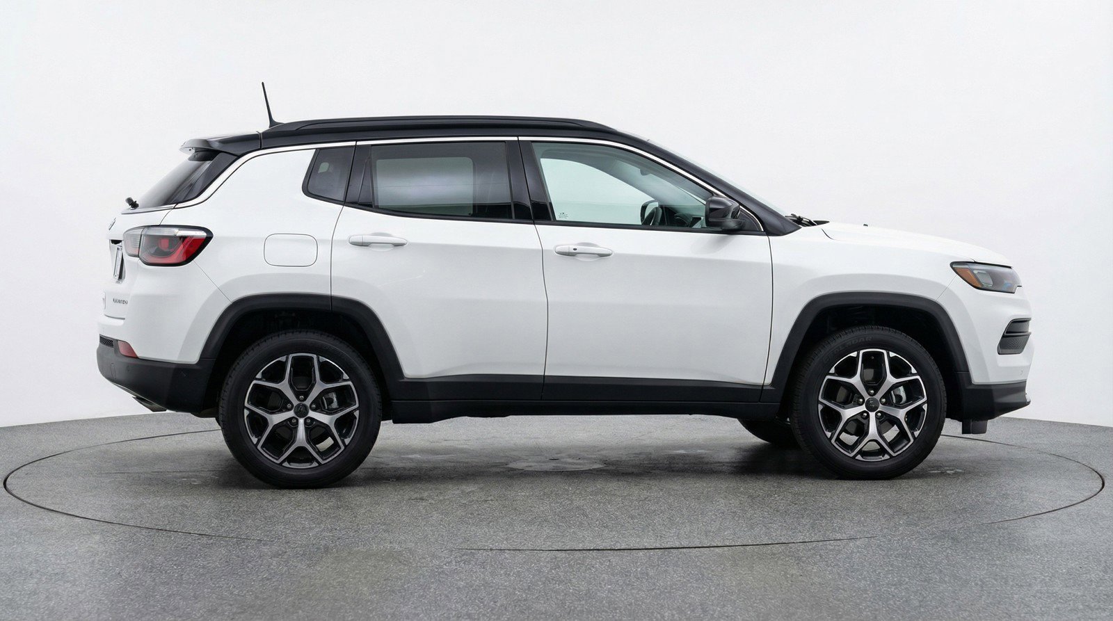 Used 2025 Jeep Compass Limited image 11