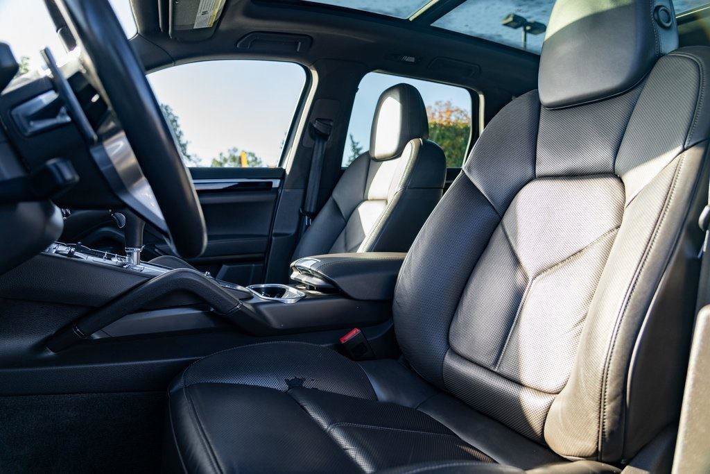 Used 2016 Porsche Cayenne S w/ Premium Plus Package image 25