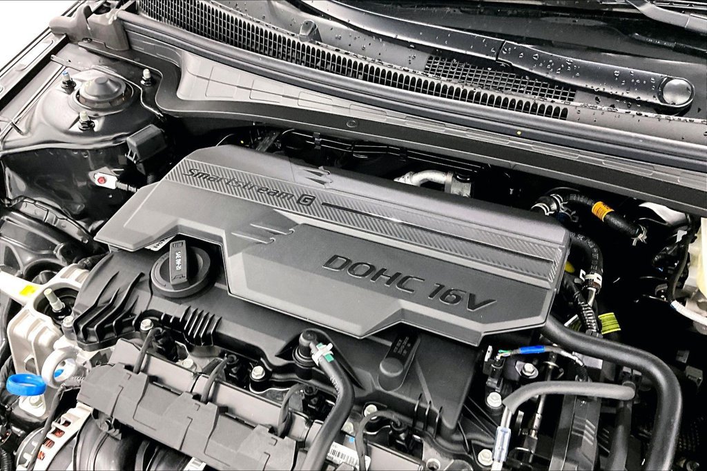 New 2026 Hyundai Elantra Limited FWD image 27