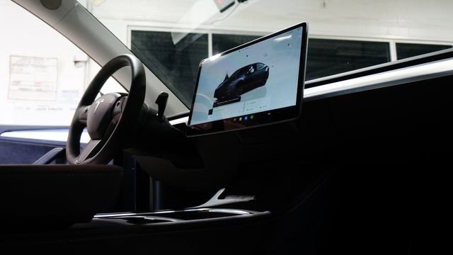 Used 2024 Tesla Model Y Long Range image 26