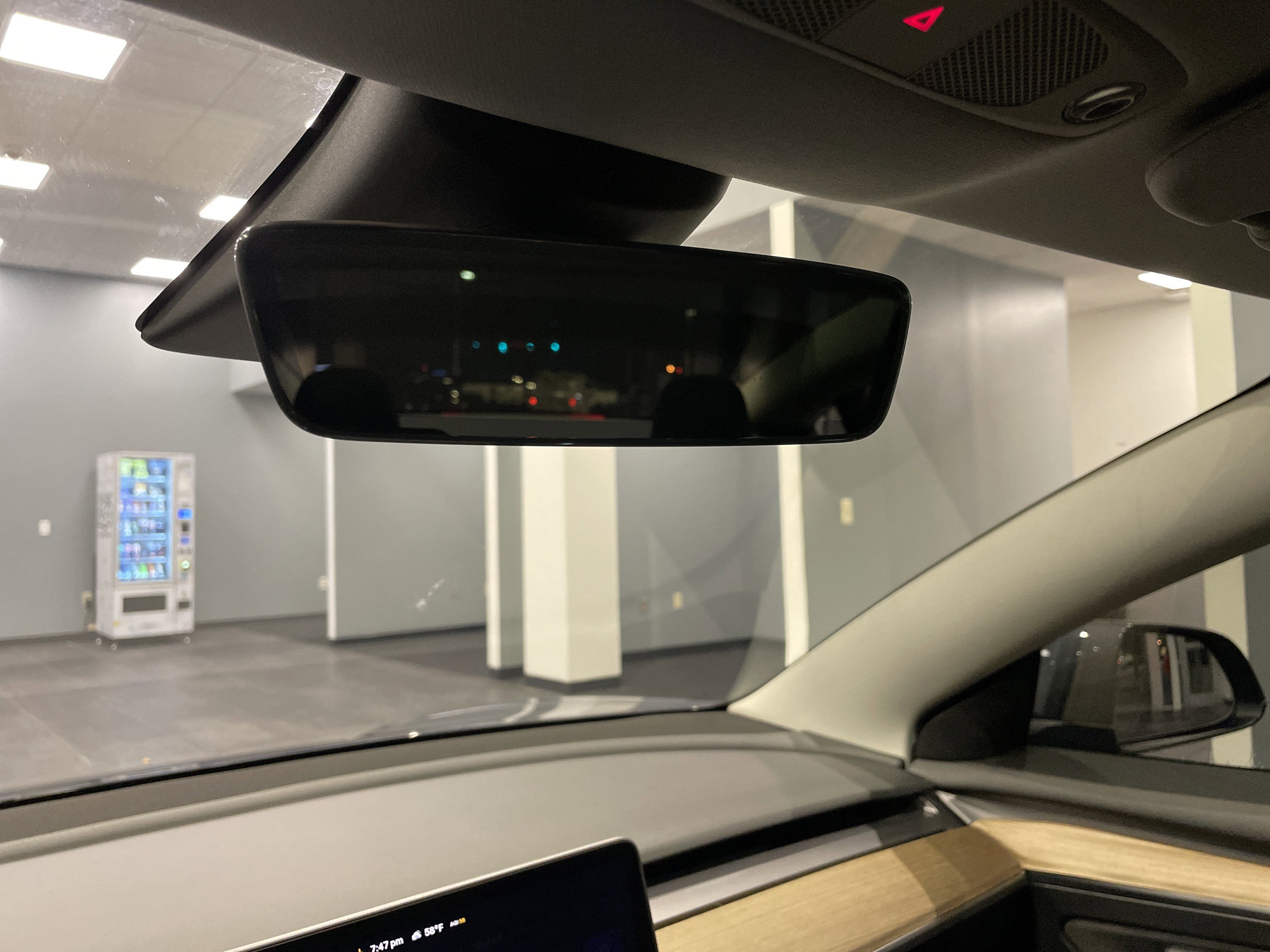 Used 2023 Tesla Model 3 Standard Range image 31