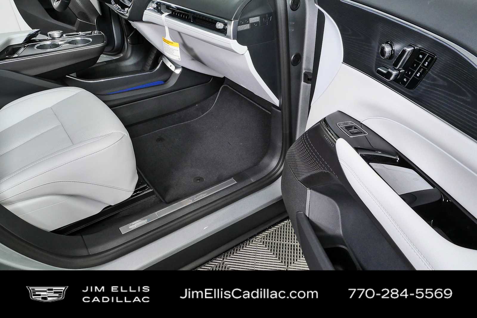 New 2026 Cadillac Lyriq Luxury RWD image 24