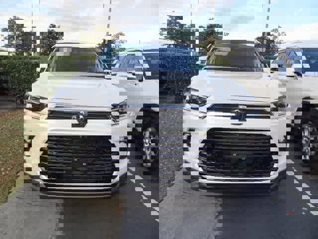 Used 2024 Toyota Grand Highlander Limited image 2