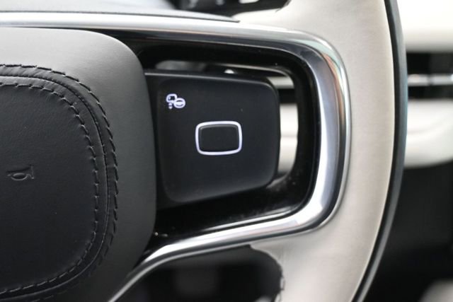Certified 2025 Lincoln Navigator Reserve AWD/4WD image 14
