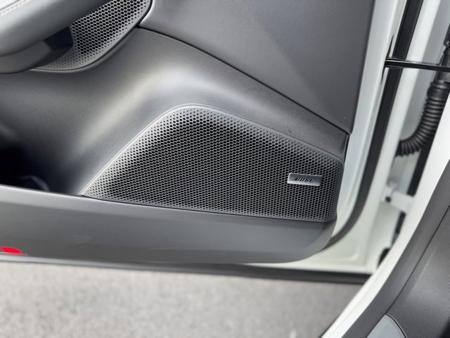 New 2025 Porsche Macan Turbo Electric image 14