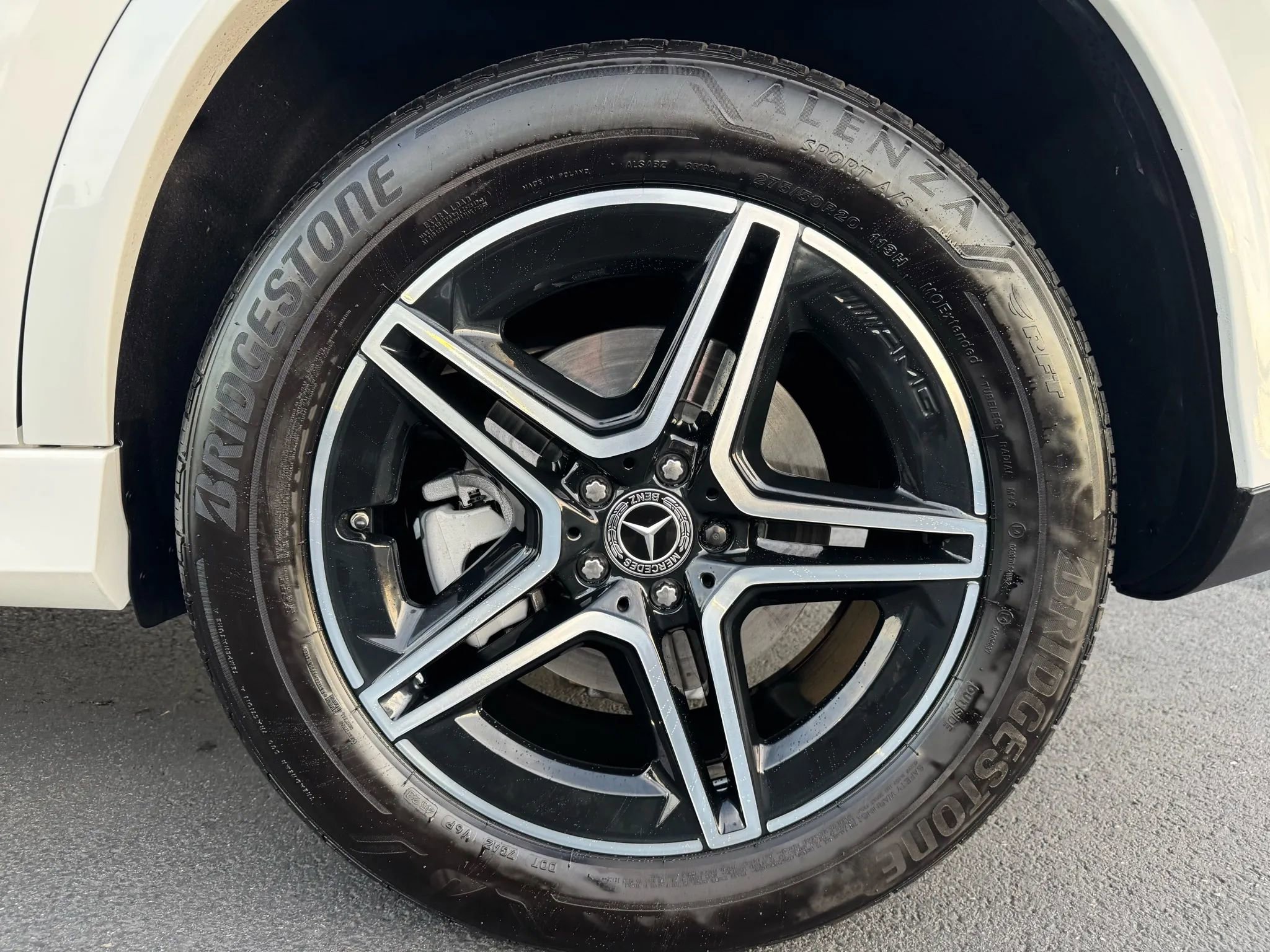 Used 2025 Mercedes-Benz GLE 450e 4MATIC w/ AMG Line Exterior image 22