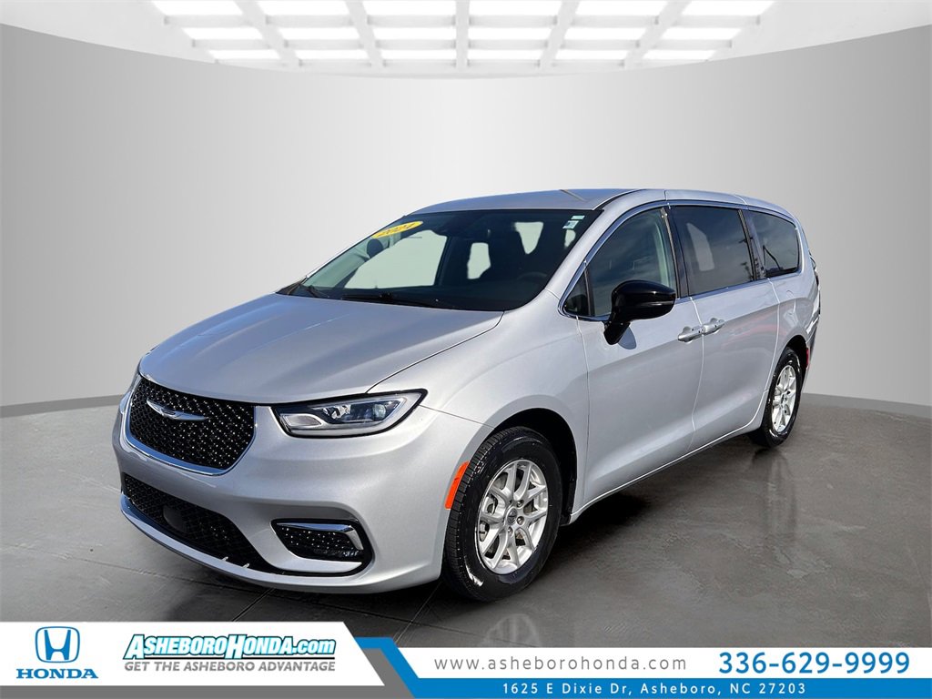 Used 2024 Chrysler Pacifica Touring-L