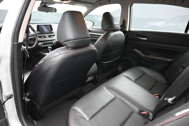 Used 2023 Nissan Altima 2.5 SR FWD image 17
