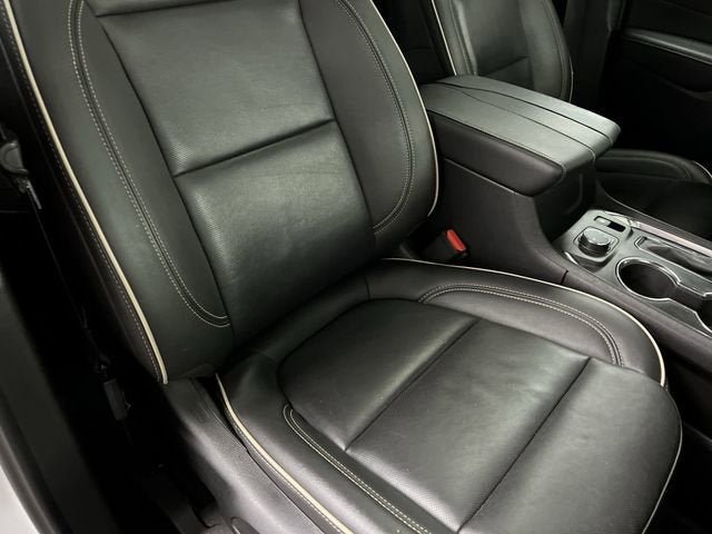 Certified 2023 Chevrolet Traverse Premier w/ Redline Edition FWD image 29