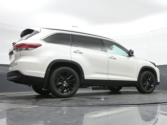 Used 2019 Toyota Highlander SE image 24