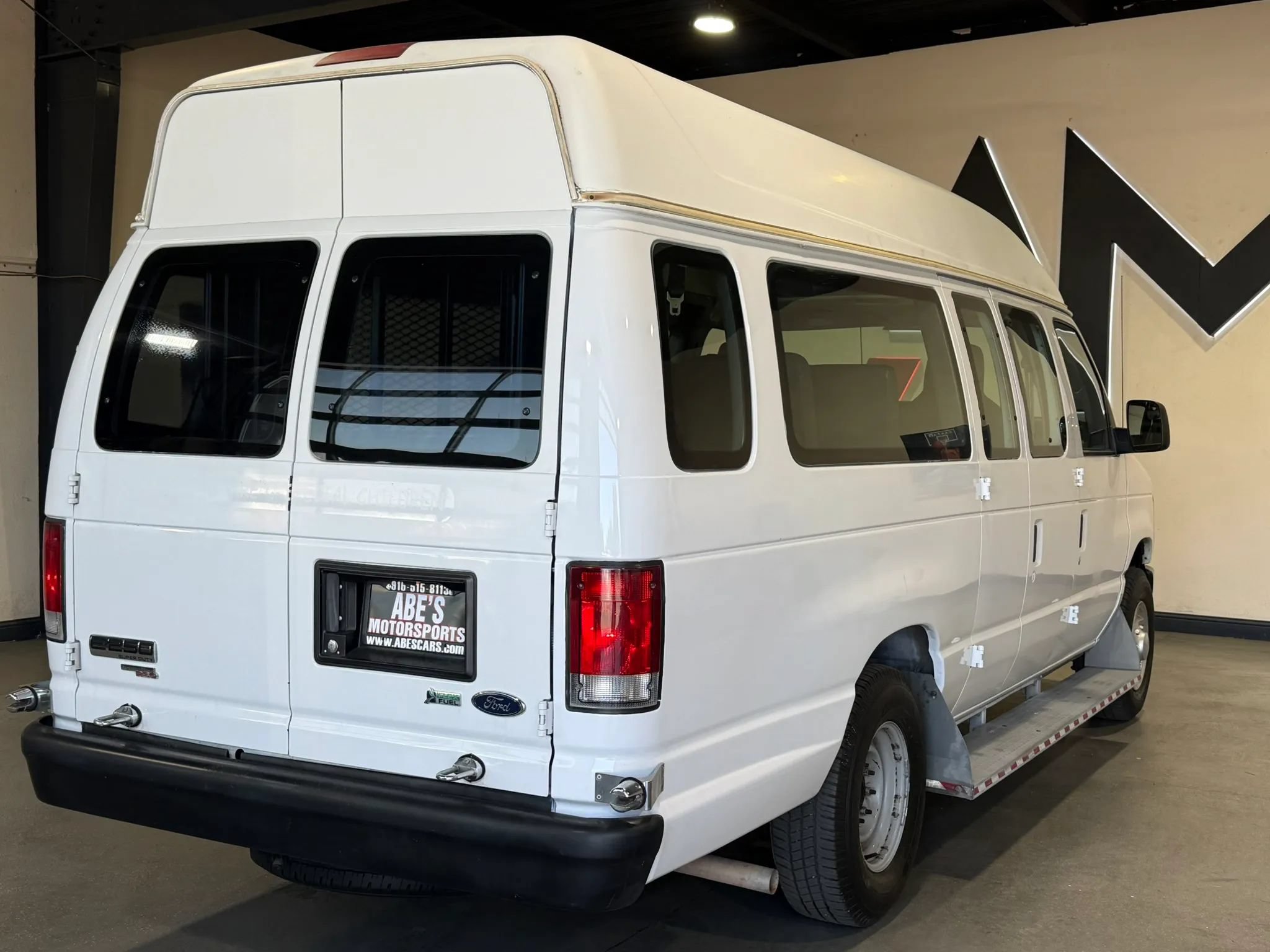 Used 2011 Ford E-250 and Econoline 250 Extended w/ PWR Group RWD image 5
