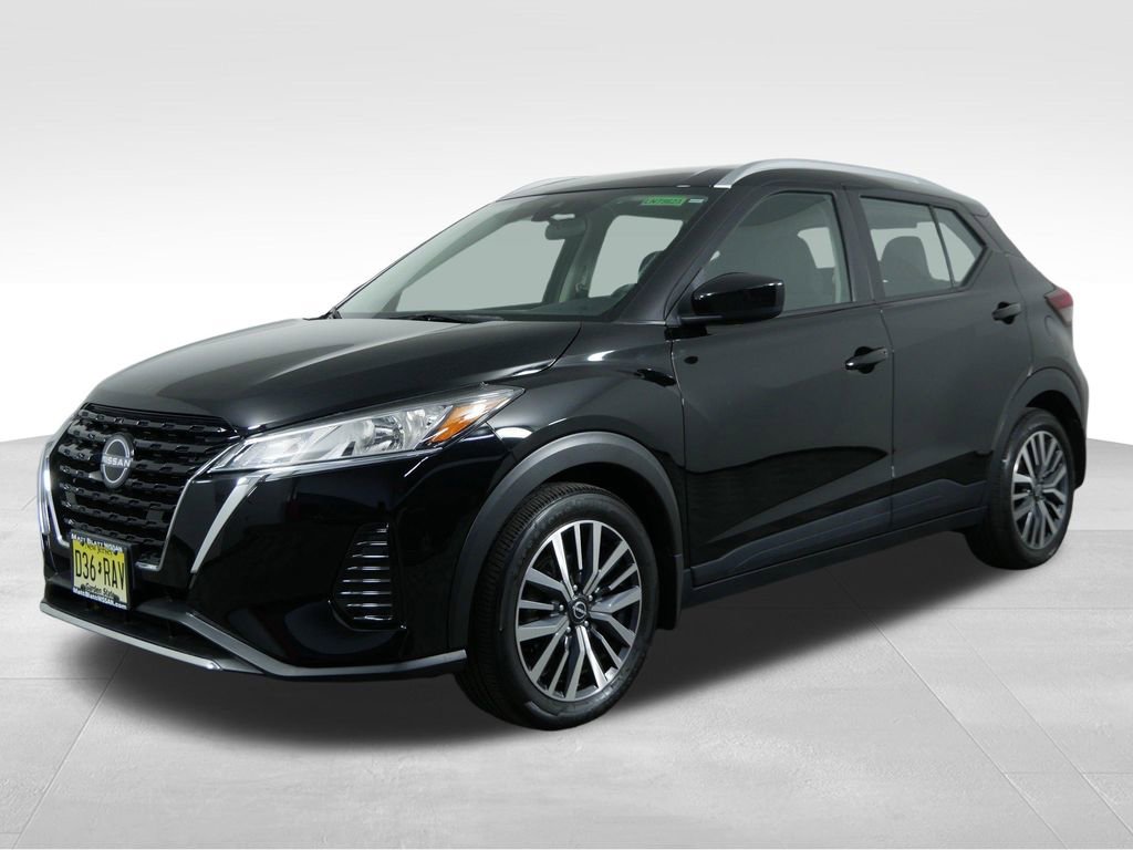 Used 2022 Nissan Kicks SV image 4