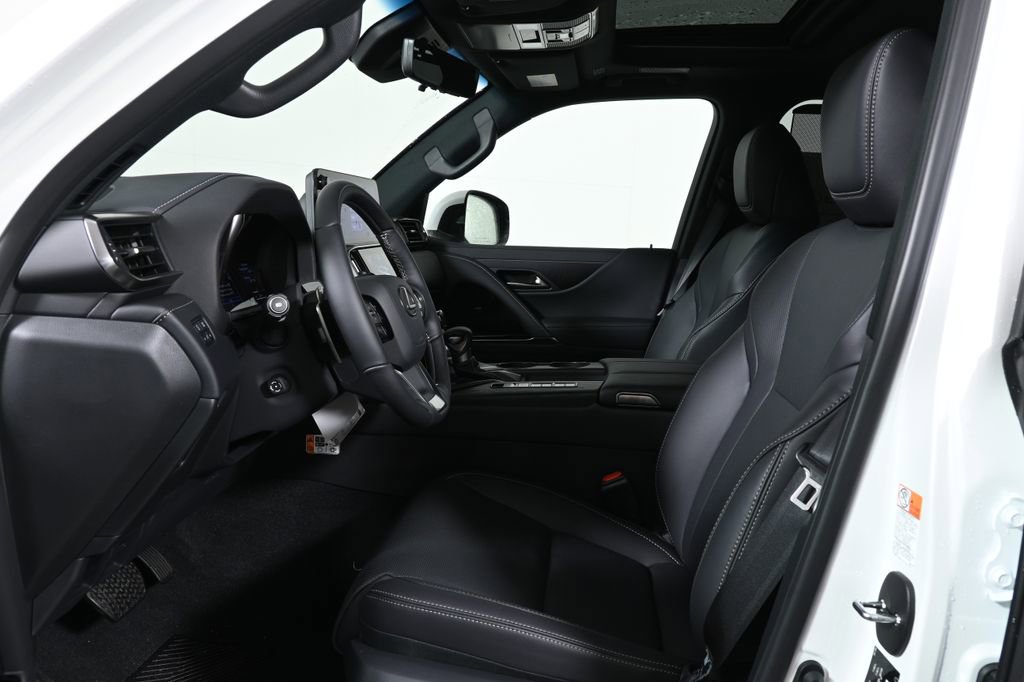 New 2026 Lexus LX 600 4WD w/ Accessory Package (2T) image 3