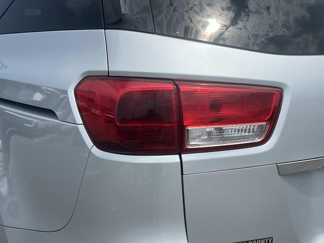 Used 2016 Kia Sedona EX FWD image 10