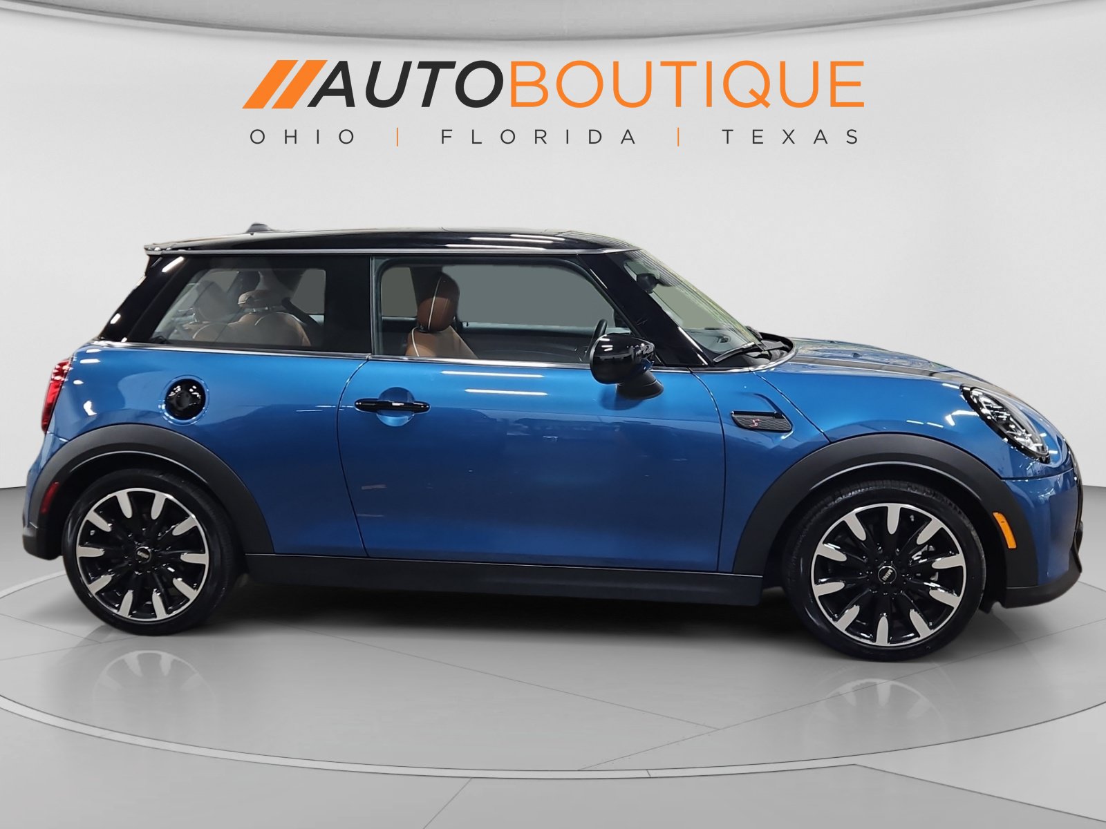 Used 2024 MINI Cooper S w/ Signature Upholstery Package FWD image 9