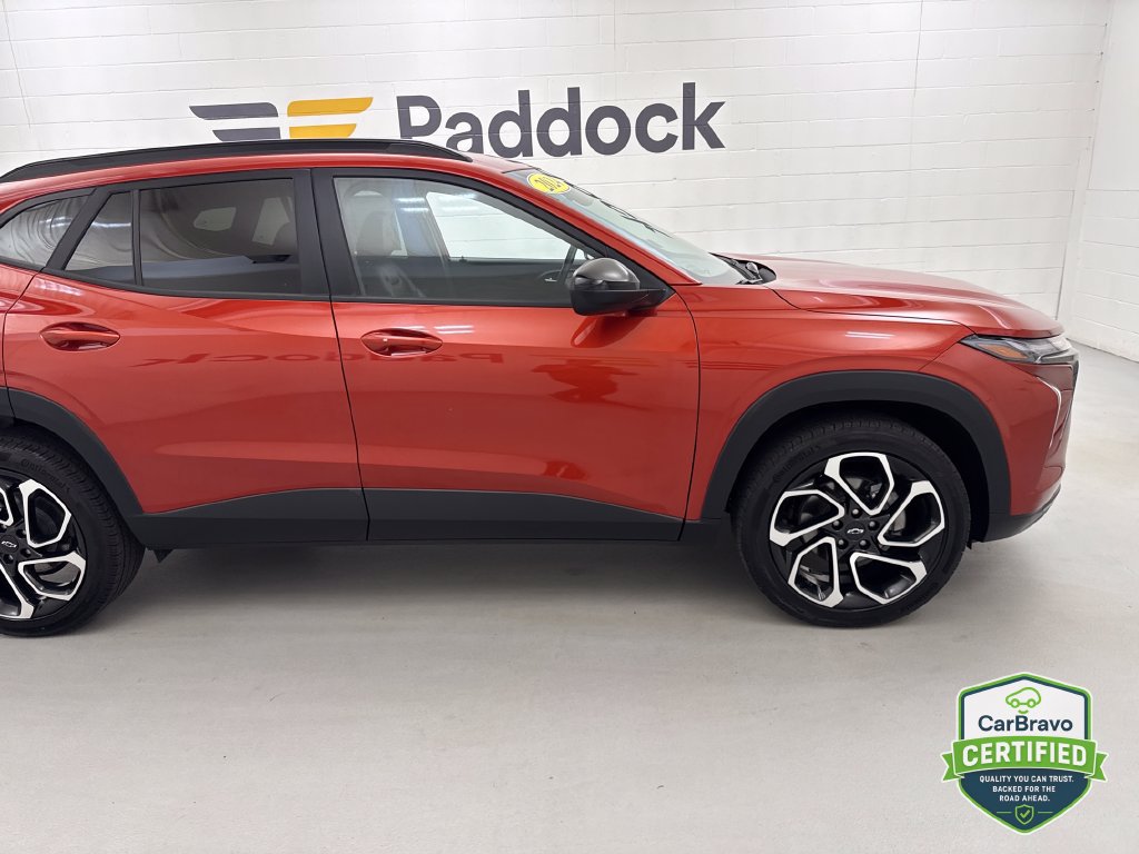 Certified 2024 Chevrolet Trax RS w/ Sunroof Package FWD image 9