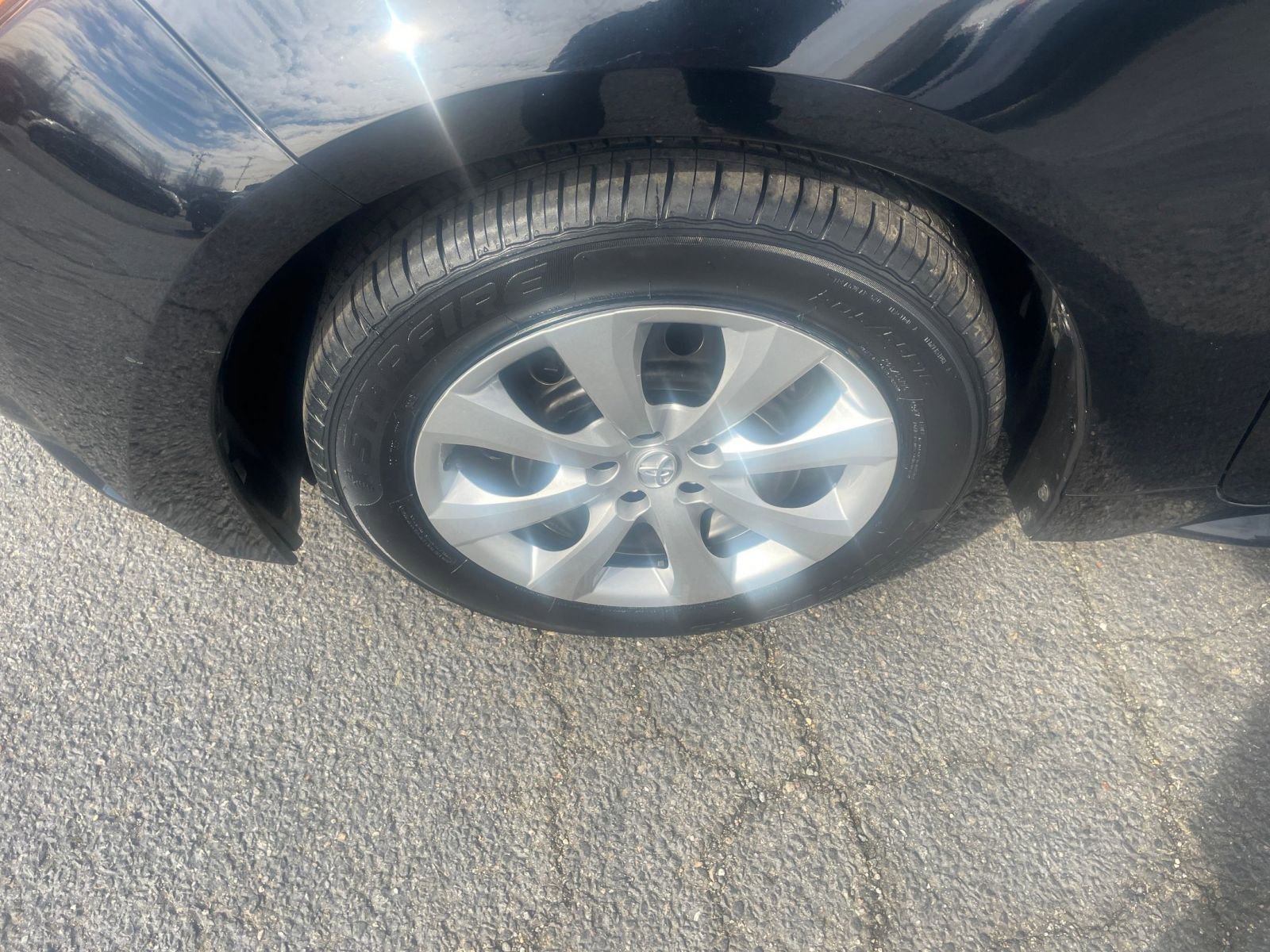 Used 2025 Toyota Corolla LE image 30