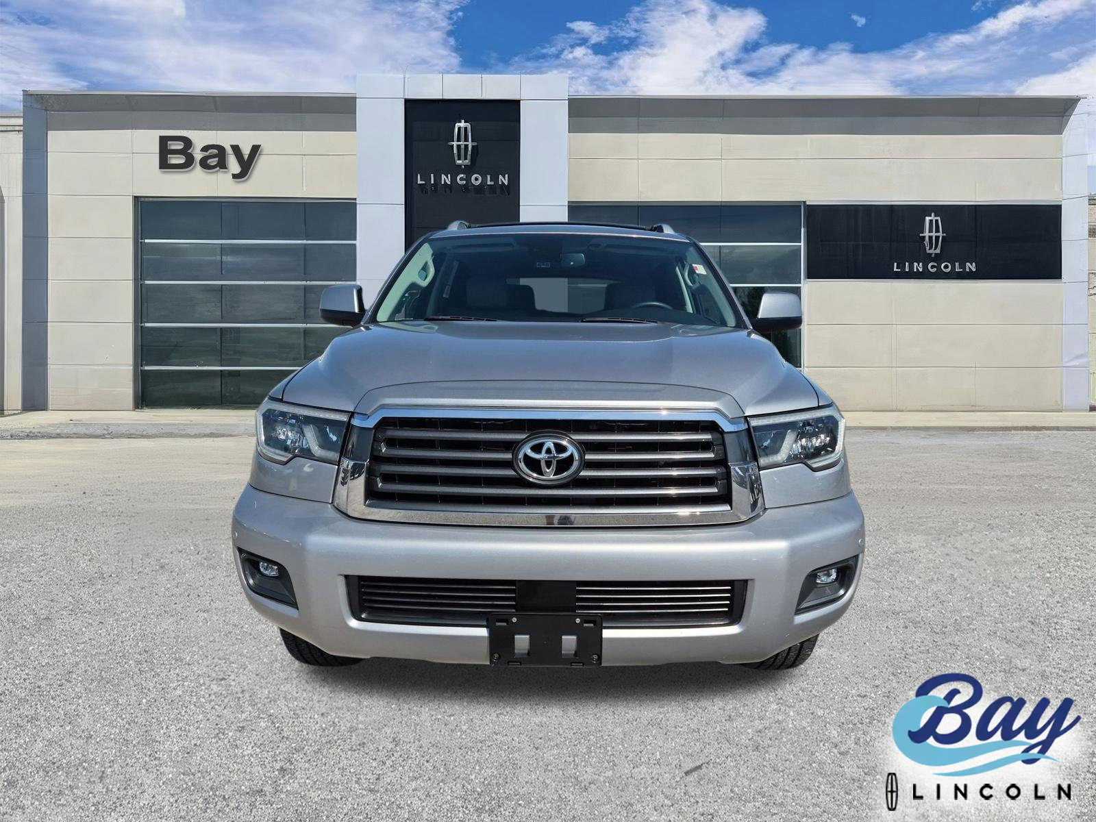 Used 2018 Toyota Sequoia SR5 w/ Premium Package AWD/4WD image 2