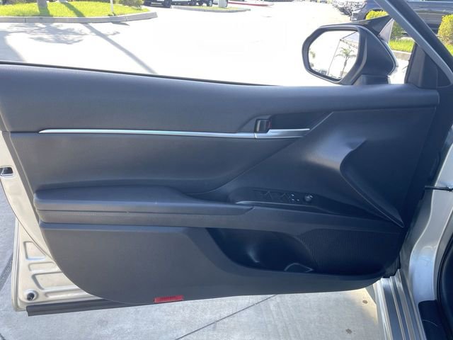 Used 2022 Toyota Camry SE image 19