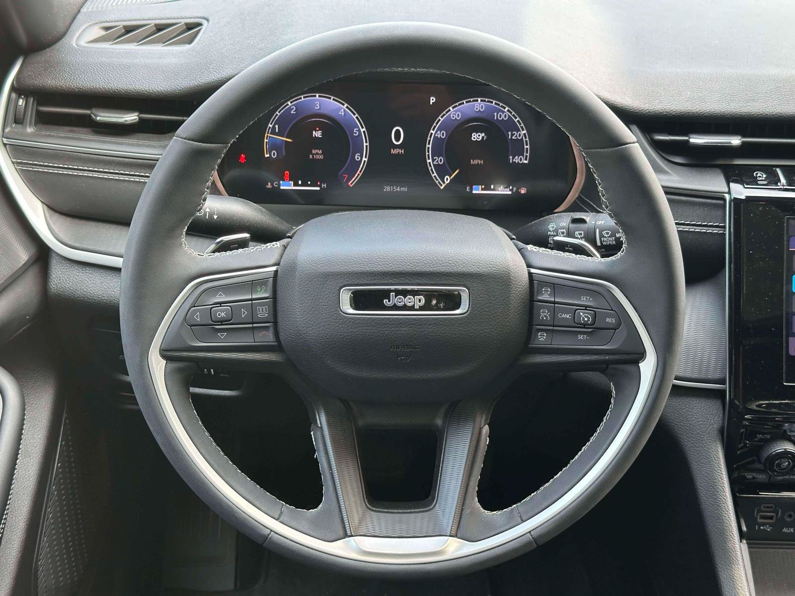 Used 2024 Jeep Grand Cherokee Altitude AWD/4WD image 12