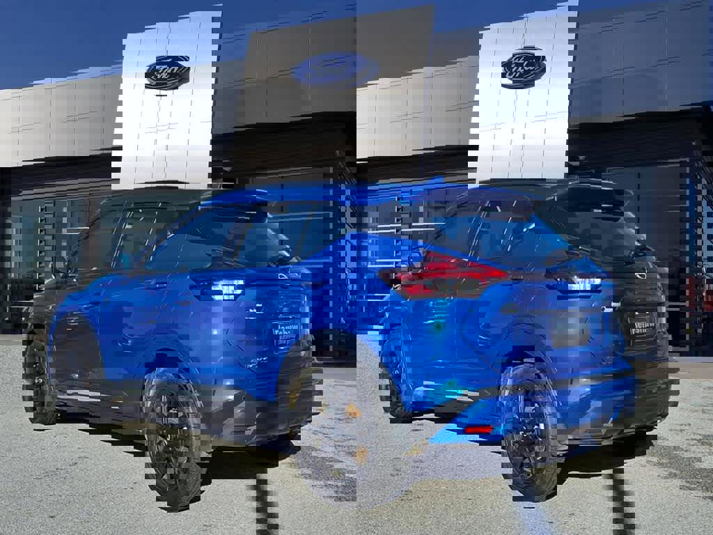 Used 2024 Nissan Kicks SR image 3