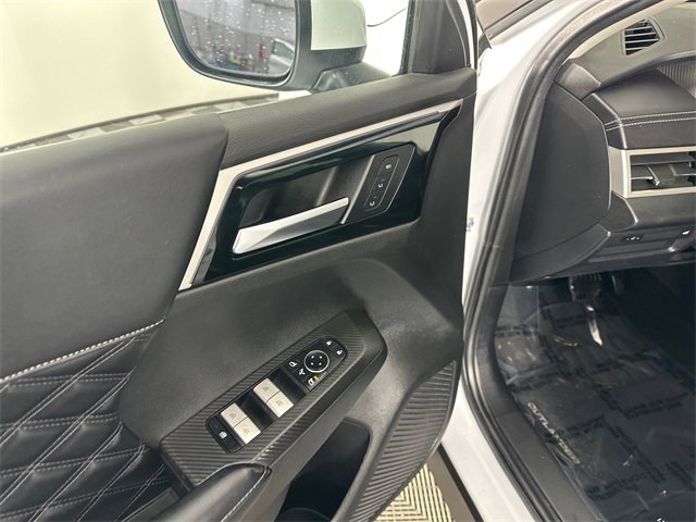 Used 2022 Mitsubishi Outlander SEL image 17