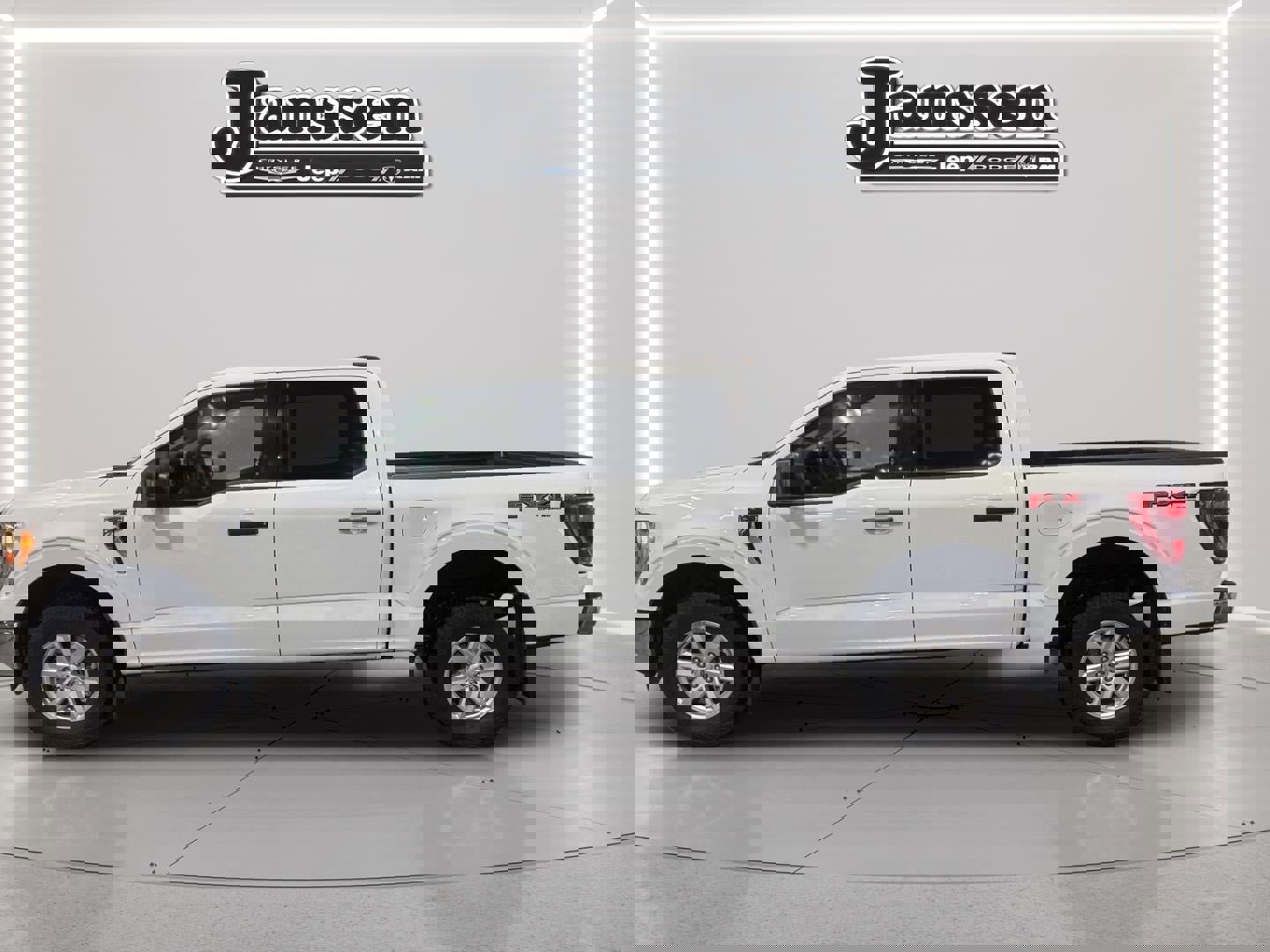 Used 2022 Ford F150 XLT w/ Equipment Group 301A Mid image 3