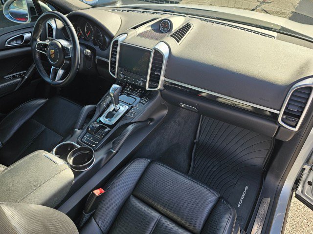 Used 2017 Porsche Cayenne Platinum Edition AWD/4WD image 11