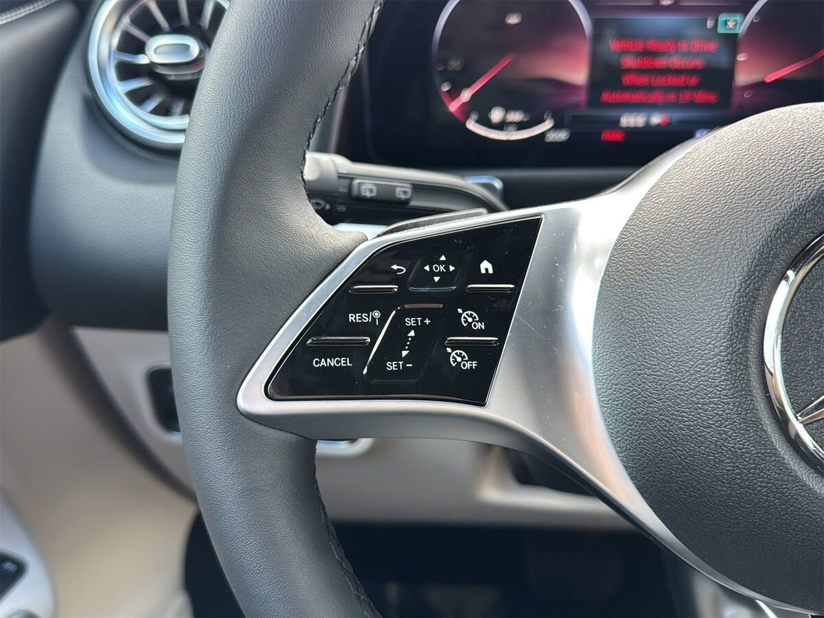 New 2026 Mercedes-Benz GLB 250 image 15