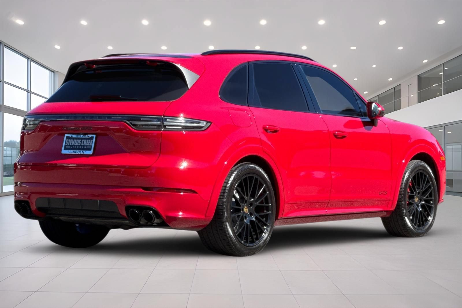 Used 2022 Porsche Cayenne GTS AWD/4WD image 4