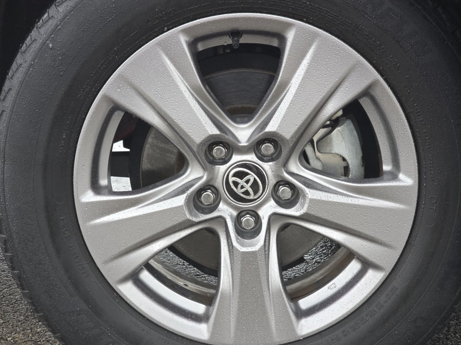 Used 2023 Toyota RAV4 XLE AWD/4WD image 12