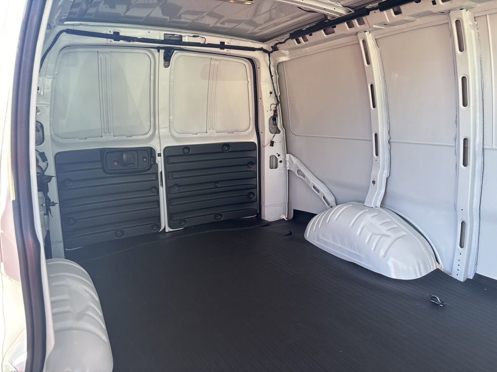 New 2025 Chevrolet Express 2500 w/ Driver Convenience Package RWD image 39