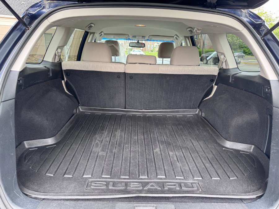 Used 2014 Subaru Outback 2.5i Premium AWD/4WD image 9