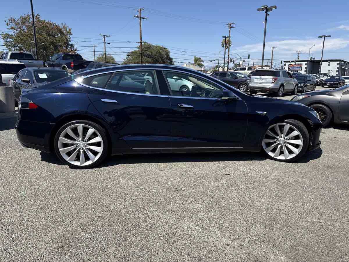 Used 2012 Tesla Model S Performance RWD image 4
