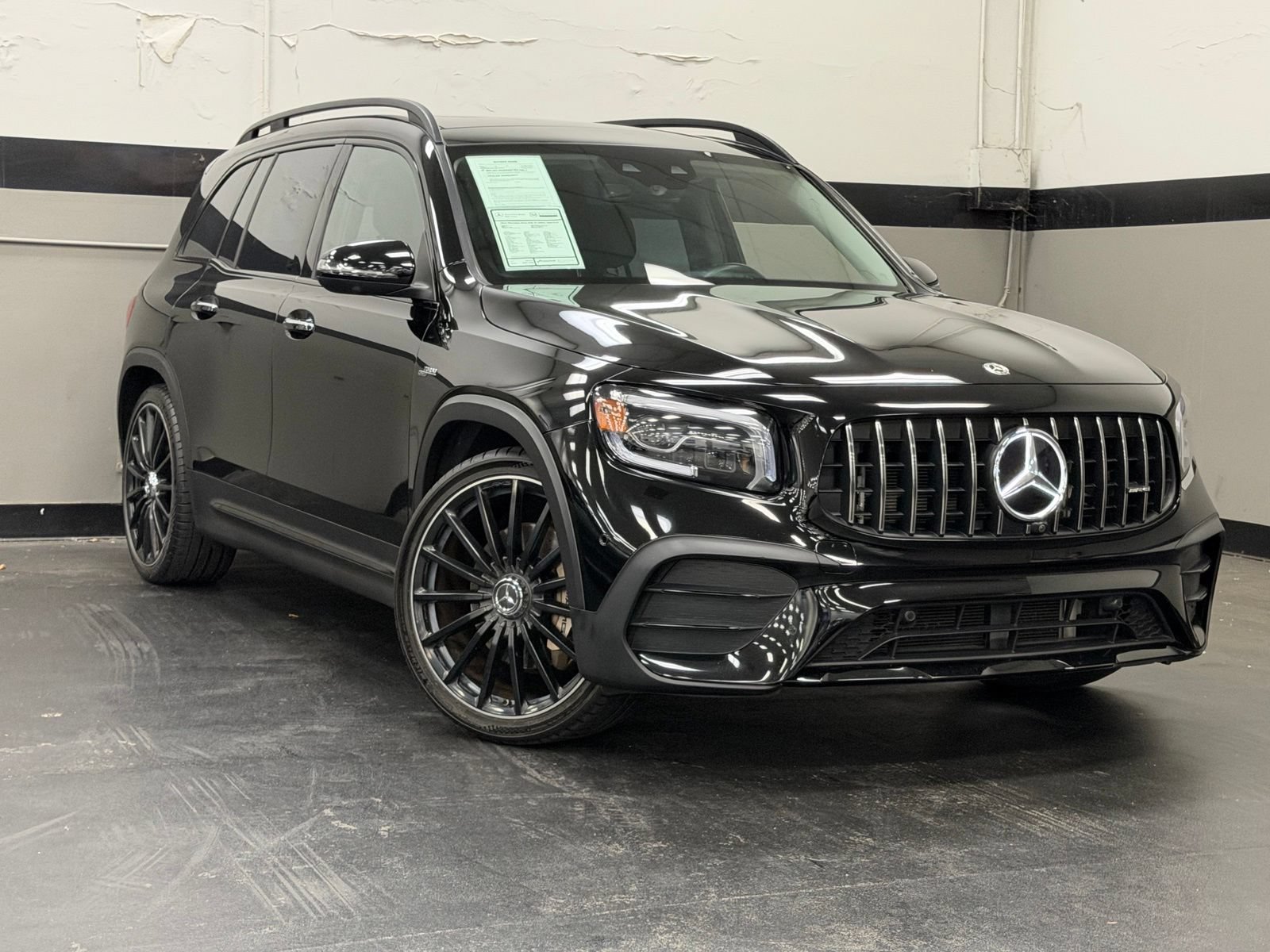 Certified 2022 Mercedes-Benz GLB 35 AMG 4MATIC image 2