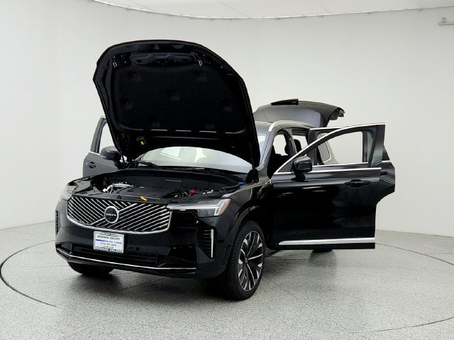 New 2026 Volvo XC90 B6 Plus w/ Protection Package Premier AWD/4WD image 9