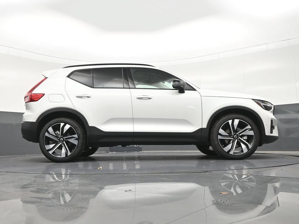 New 2026 Volvo XC40 B5 Plus w/ Climate Package AWD/4WD image 26