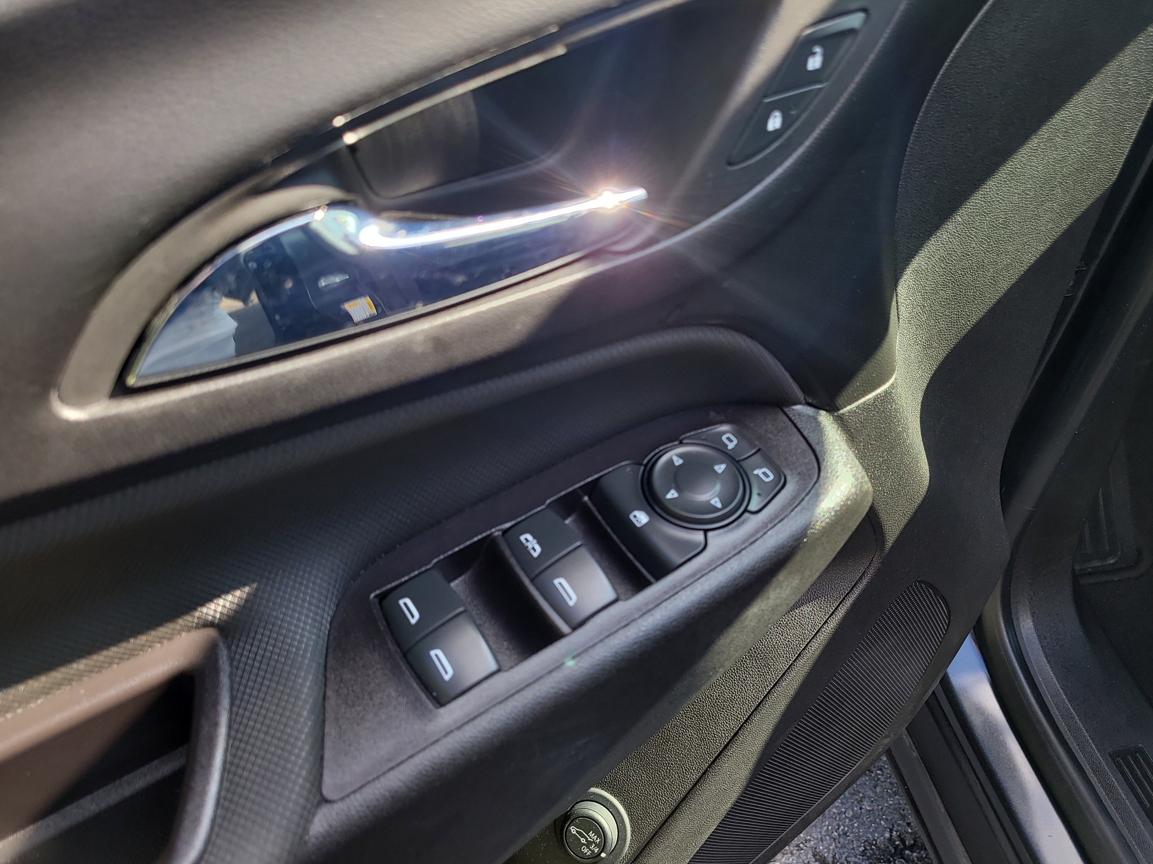 Used 2022 Chevrolet Equinox RS image 19