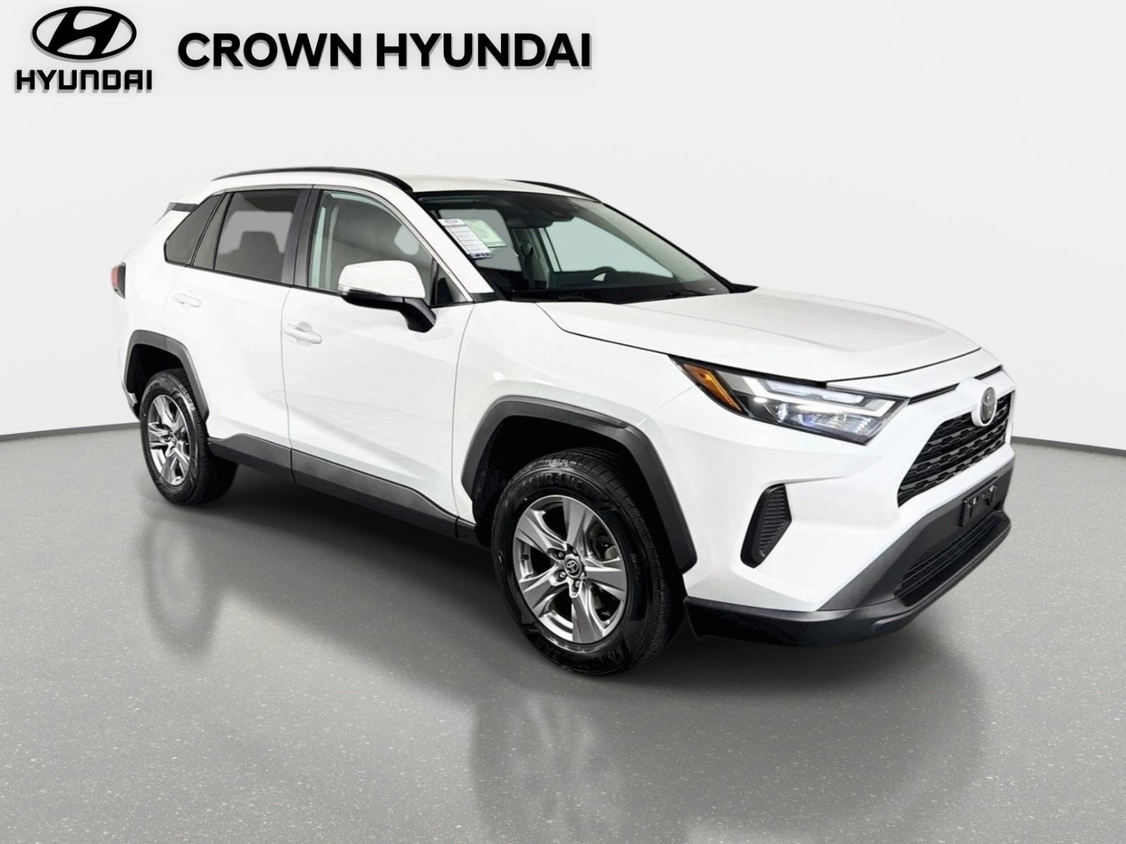 Used 2023 Toyota RAV4 XLE FWD image 4